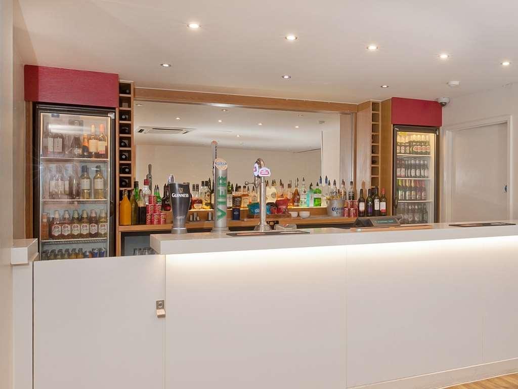 Travelodge Manchester Central Salford  Restaurace fotografie
