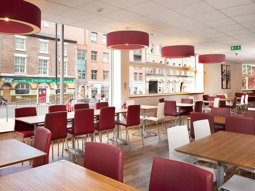 Travelodge Manchester Central Salford  Restaurace fotografie
