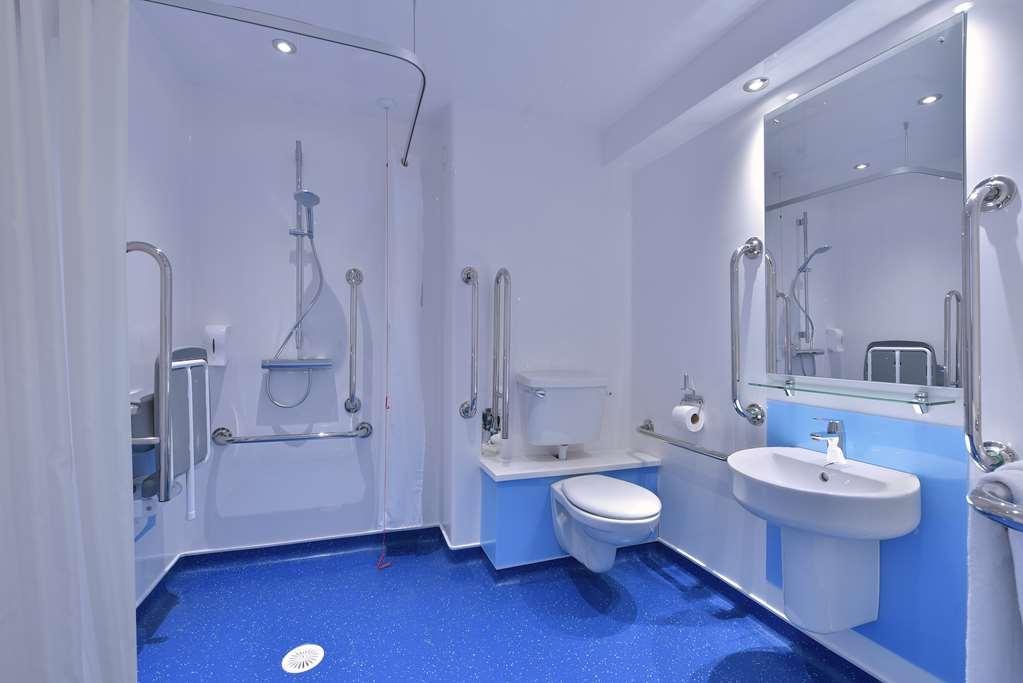 Travelodge Manchester Central Salford  Pokoj fotografie